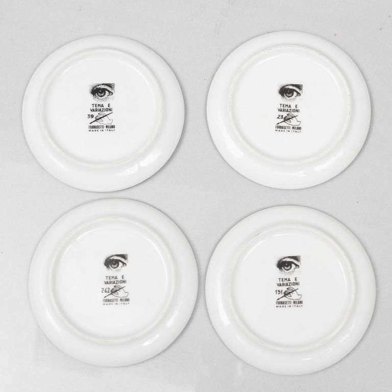 Fornasetti, coasters, 4 st, porslin, "Tema e Variazioni", Italien.