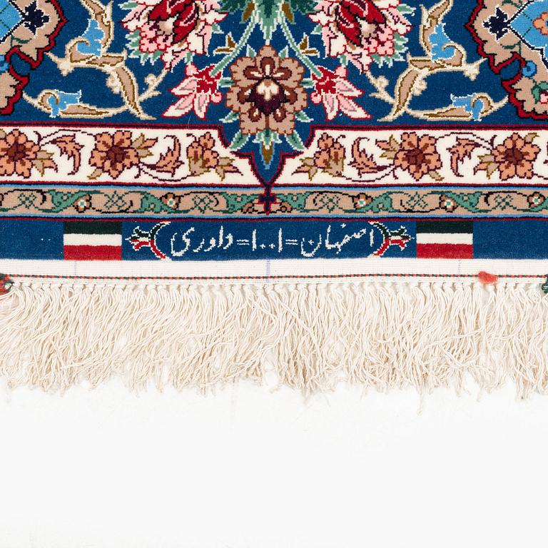Matta, old Isfahan, part silk, signerad, ca 233 x 148 cm.