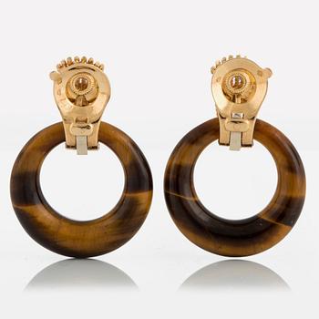 Van Cleef & Arpels ett par örhängen "Doorknocker" 18K guld med tre par utbytbara ringar.