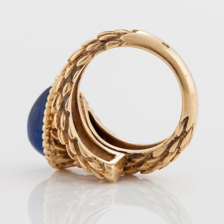 BOUCHERON.