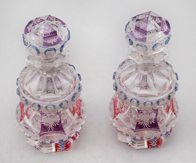 FLAKONGER, 1 par, glas, Böhmen, 1800-talets mitt.