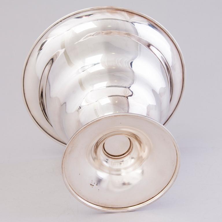 SKÅL PÅ FOT, silver, delvis förgylld, Kultateollisuus, Åbo, Finland 1962.