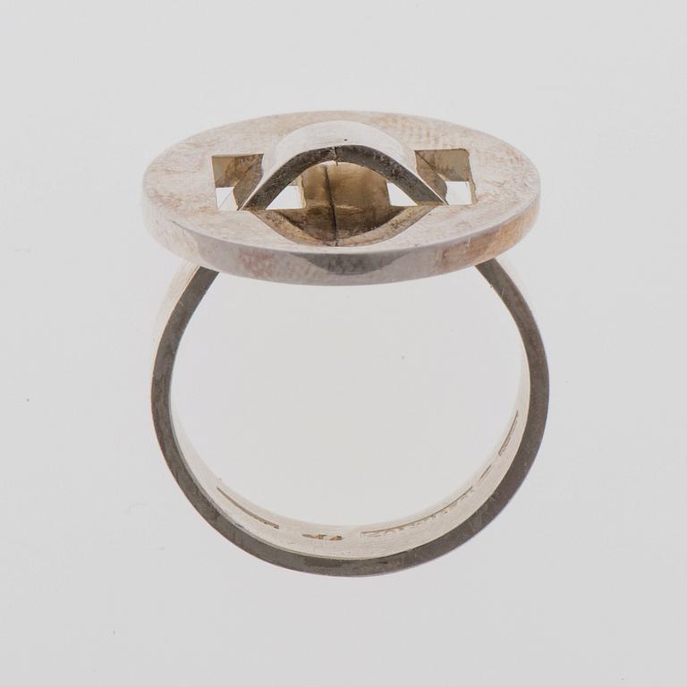 RING, silver. Pekka Piekäinen, Auran Kultaseppä, Åbo 1973.
