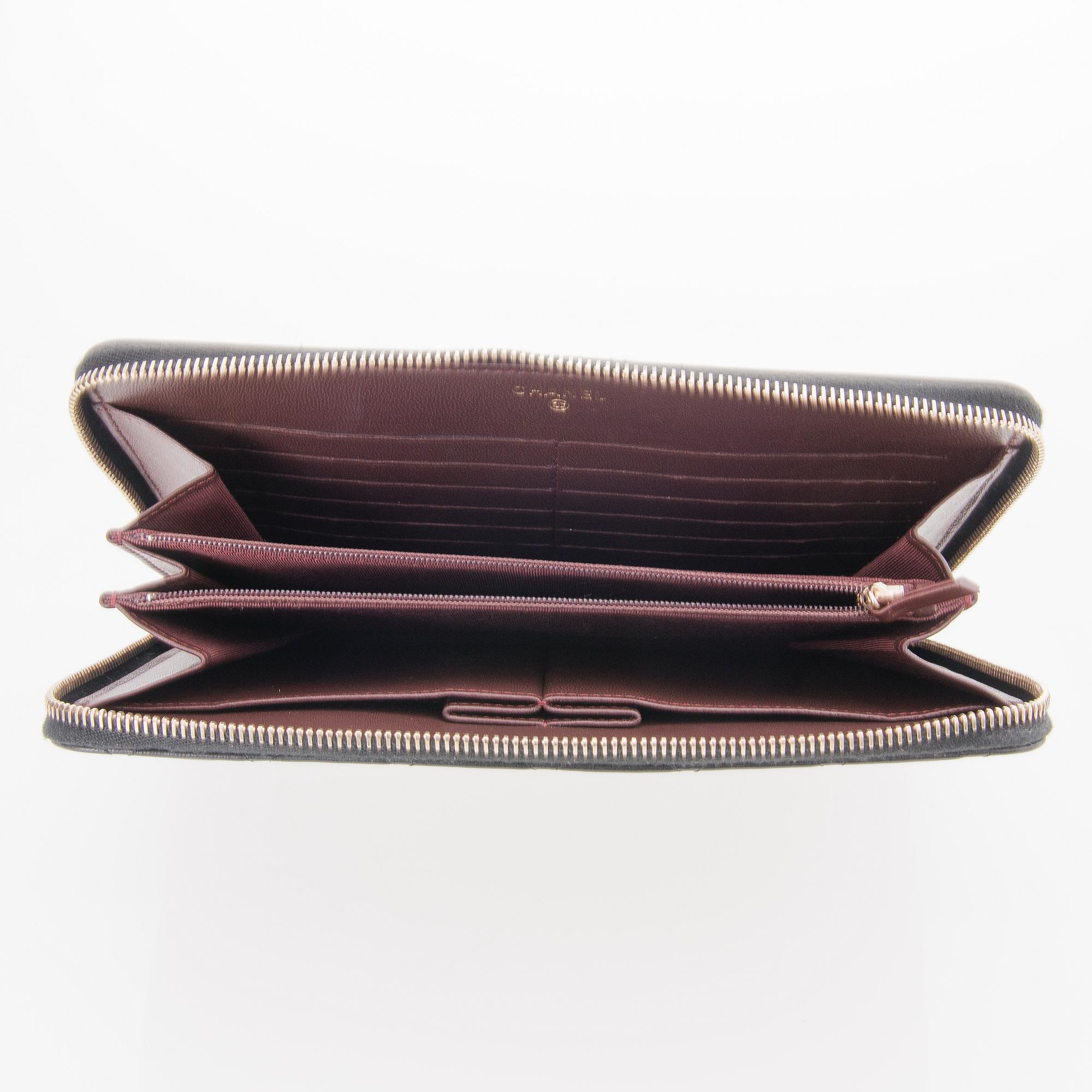 CHANEL, Travel Case / clutch bag with zipper.