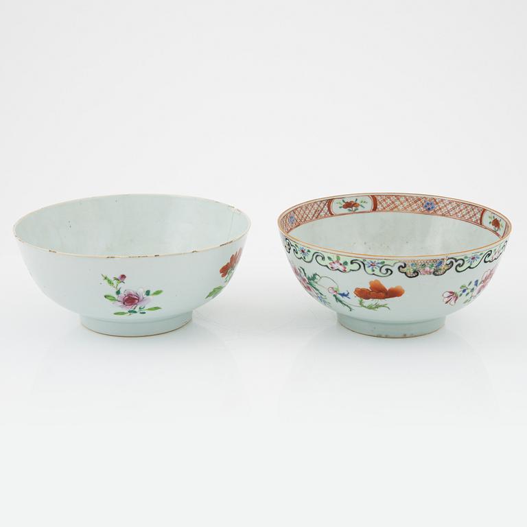 Bålskålar, två stycken, kompaniporslin. Qingdynastin, Qianlong (1736-95).