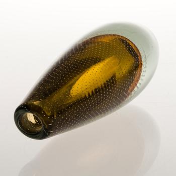 GUNNEL NYMAN, A glass vase signed G. Nyman Nuutajärvi Notsjö -52.