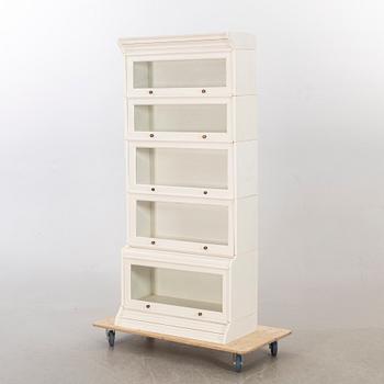 VITRINSKÅP modern tillverkning.