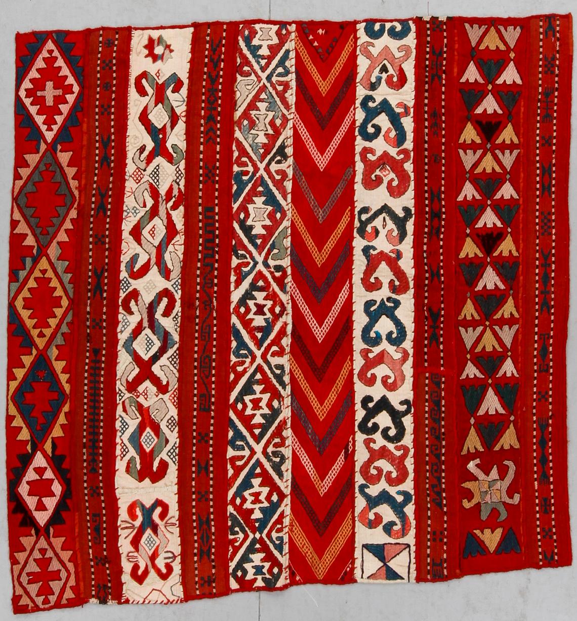 VÄVNAD. Semiantik/antik, Orientalisk, slätvävd, ca 132x132.