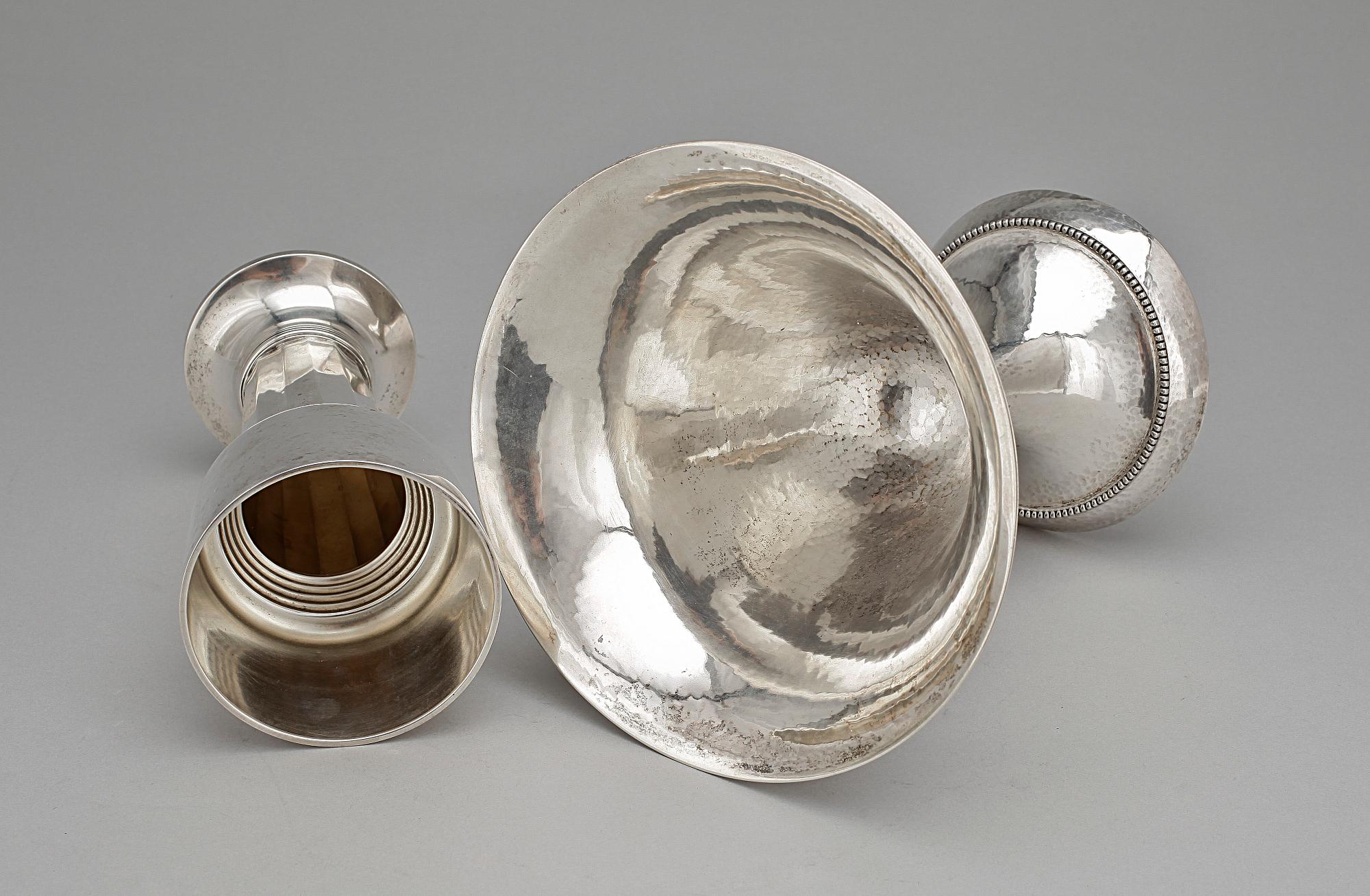 BÄGARE, 2 st, silver, K Anderson Stockholm 1924 samt GAB Stockholm 1914. Totalvikt 545g.