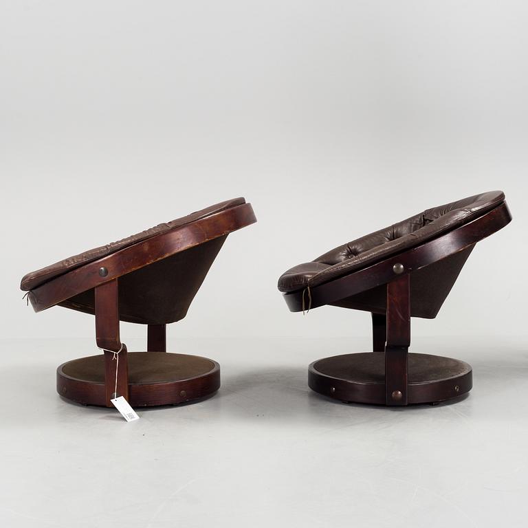 A pair of beech and Leather"Convair" lounge chairs by Oddmund Vad. 1970s.