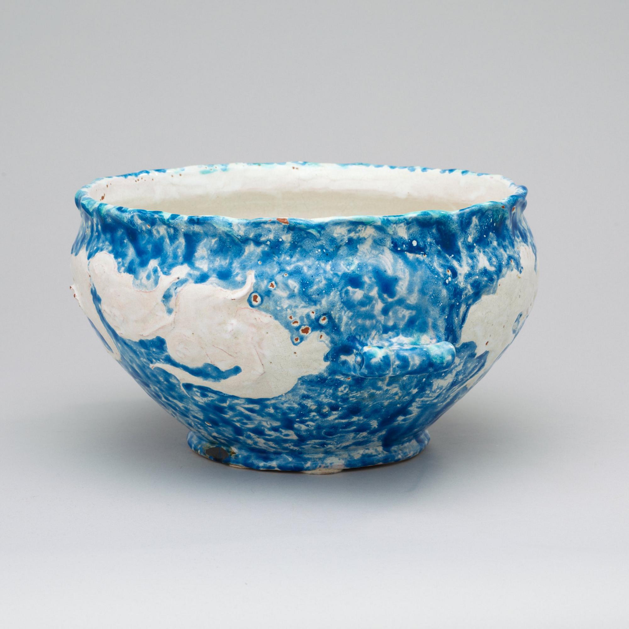 A Riborg Böving glazed ceramic jardinière, Albråten, Racken, Sweden circa 1914-20.