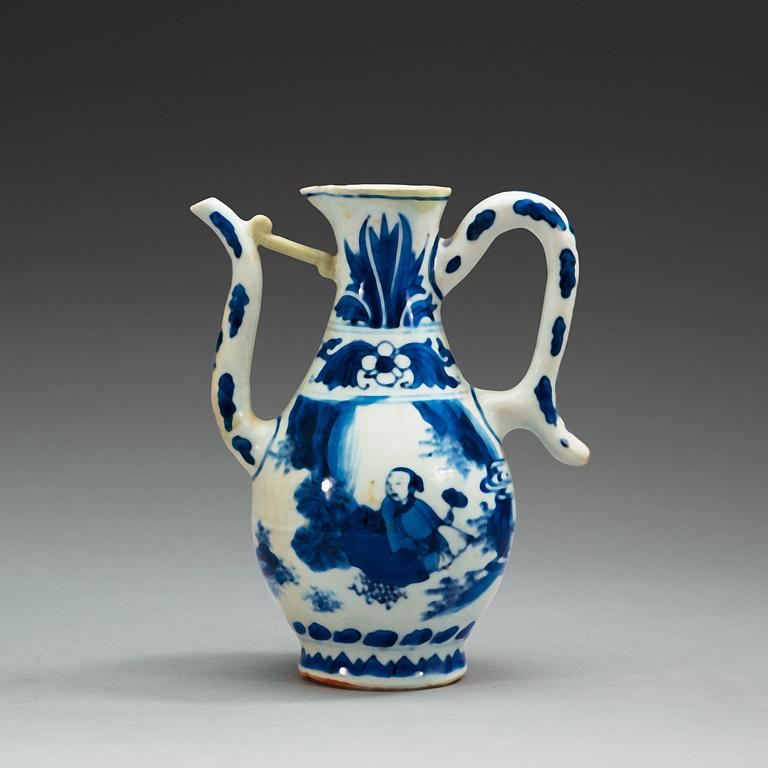 A blue and white Transitional ewer, 17th Century.