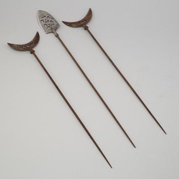 Three japanese arrow tips, Showa period.
