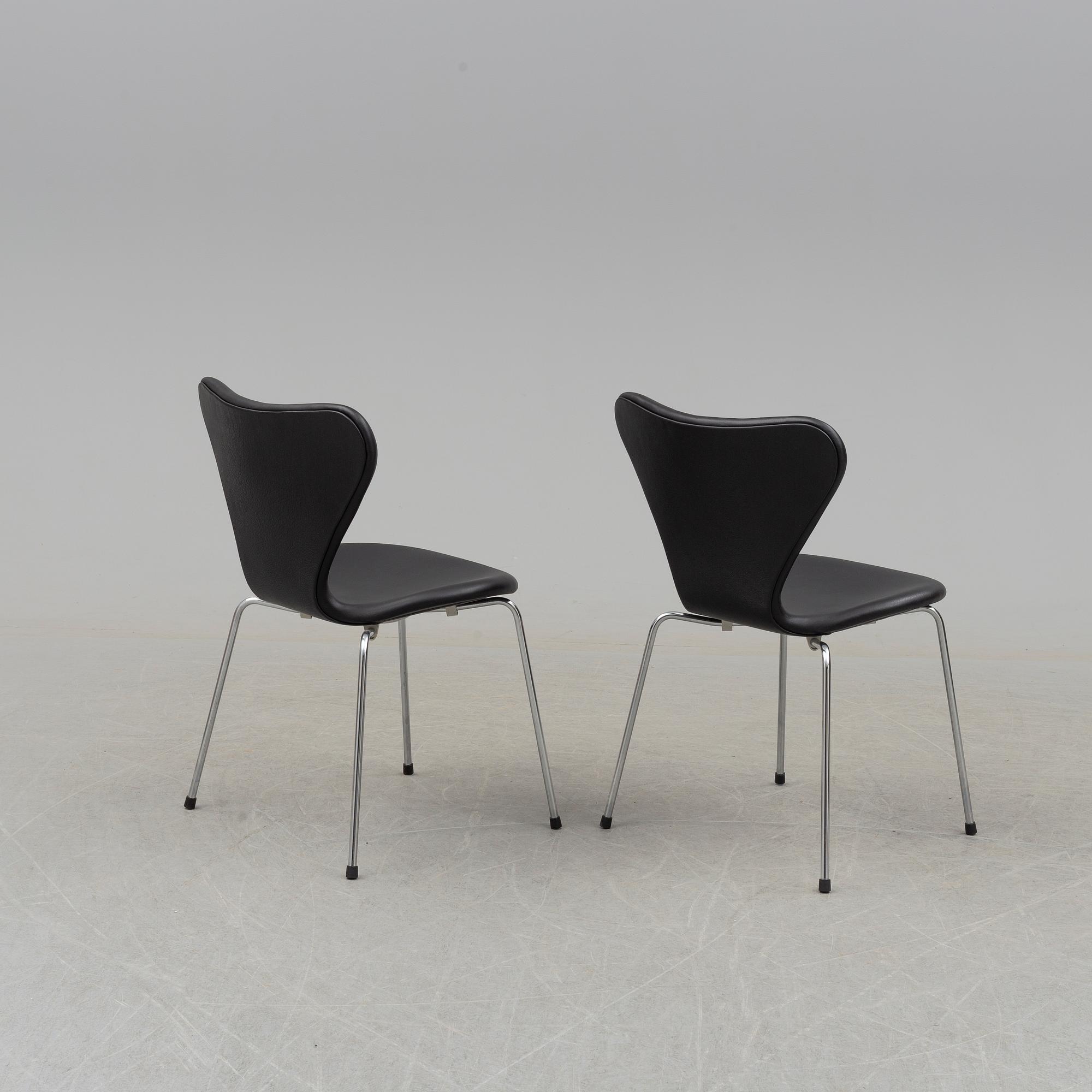a set of six 'Sjuan' leather chairs by Arne Jacobsen, for Fritz Hansen.