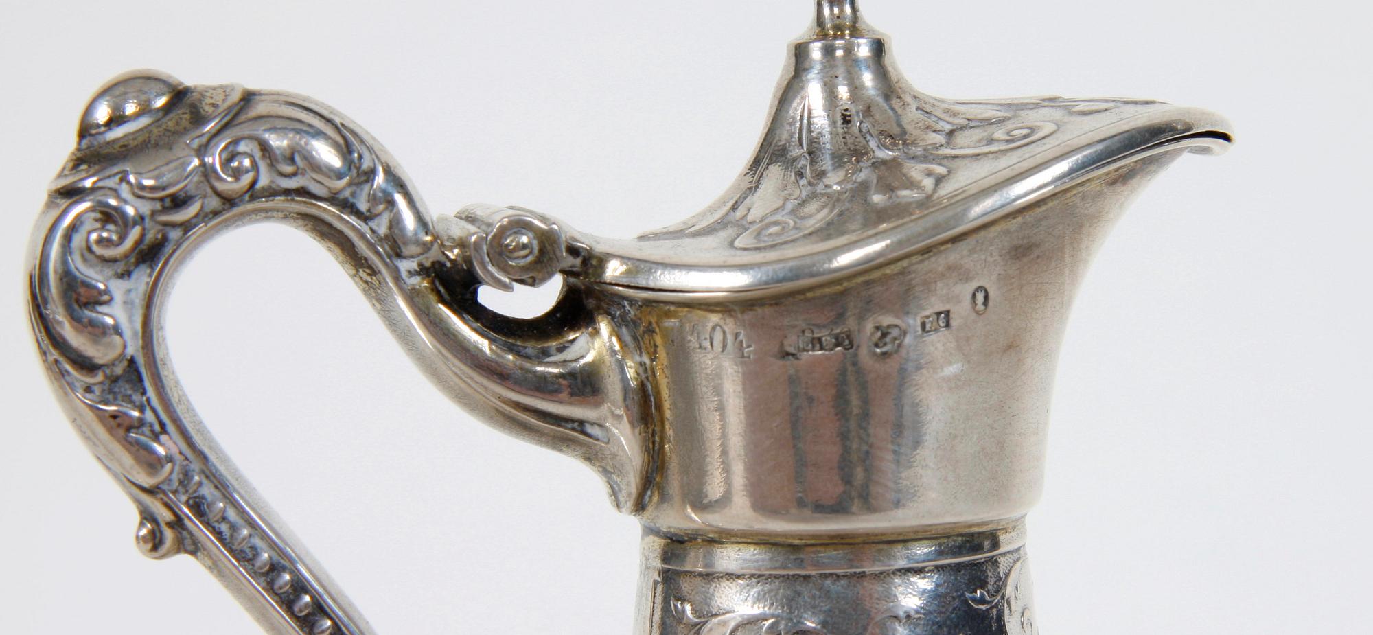 BRICKA, KARAFF SAMT GLAS, 4 st. Silver och glas. Lars Larsson & Co, Stockholm 1884.