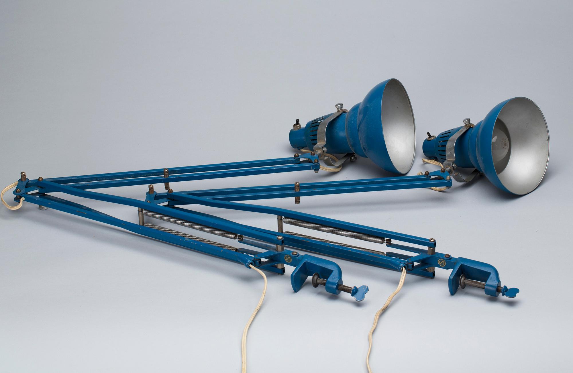 SKRIVBORDSLAMPOR, ett par, etikettmärkta BMMM.