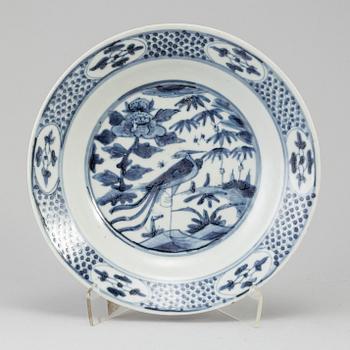 A blue and white dish, Mingdynasty (1368-1644).