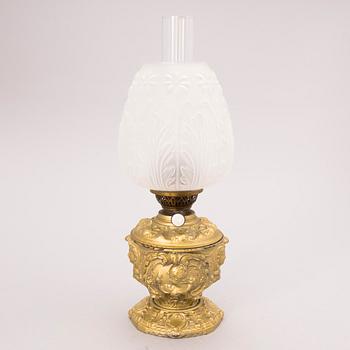 FOTOGENLAMPA, målad vitmetall glas och mässing, 1900-tal.