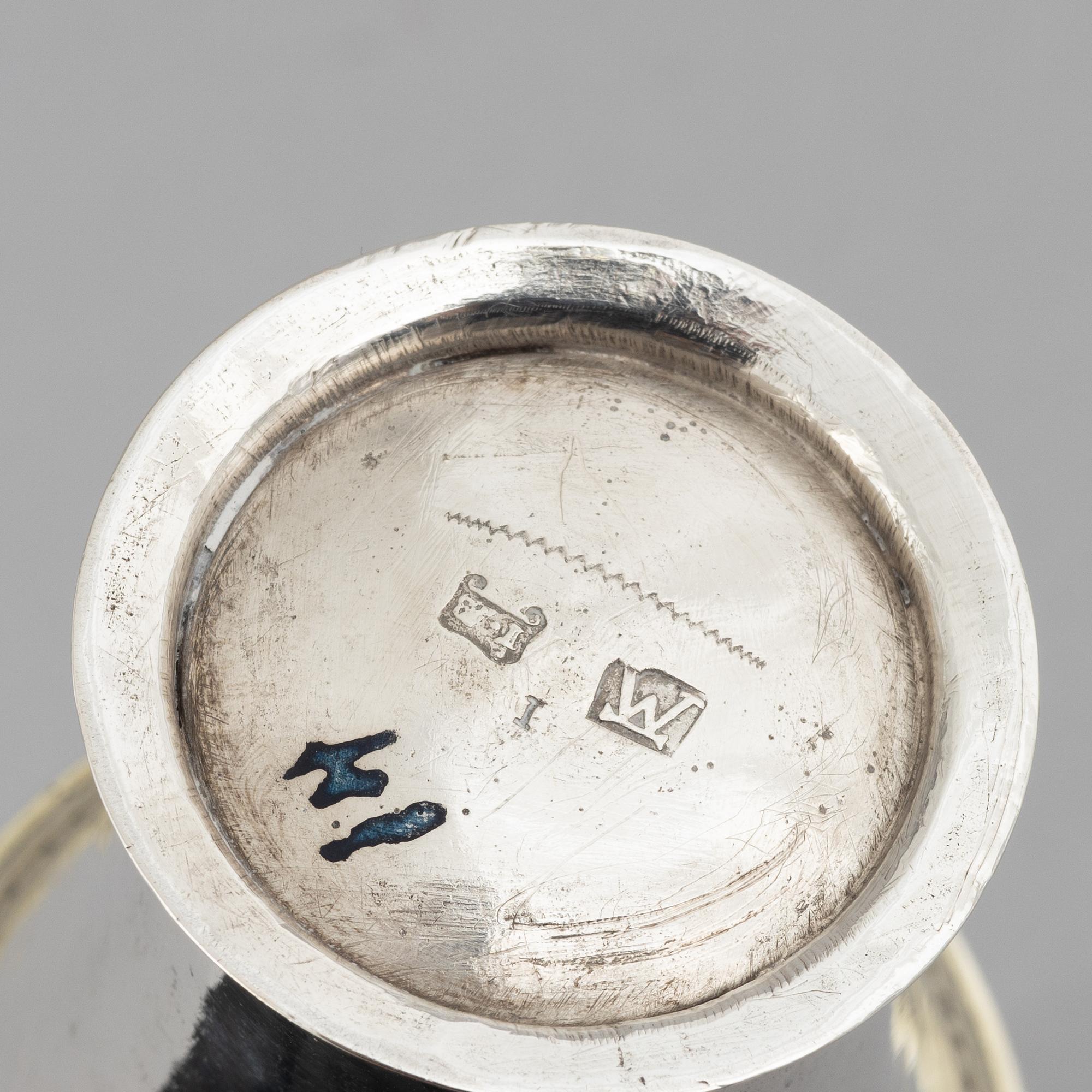 Johan Ahlbom, bägare, delvis förgyllt silver, Västerås 1742. Rokoko.