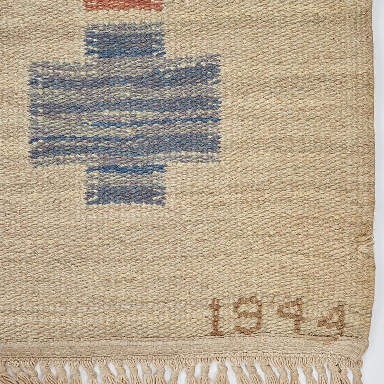 Swedish design, a carpet, knotted pile in relief, ca 178,5-179,5 x 137-140,5 cm, signed and dated at the back: SKLH 1944.