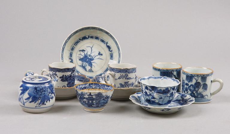 PARTI KINAPORSLIN, 7 delar, Kangxi , Qianlong, Jiaqing, Kina 1700-tal till tidigt 1800-tal.