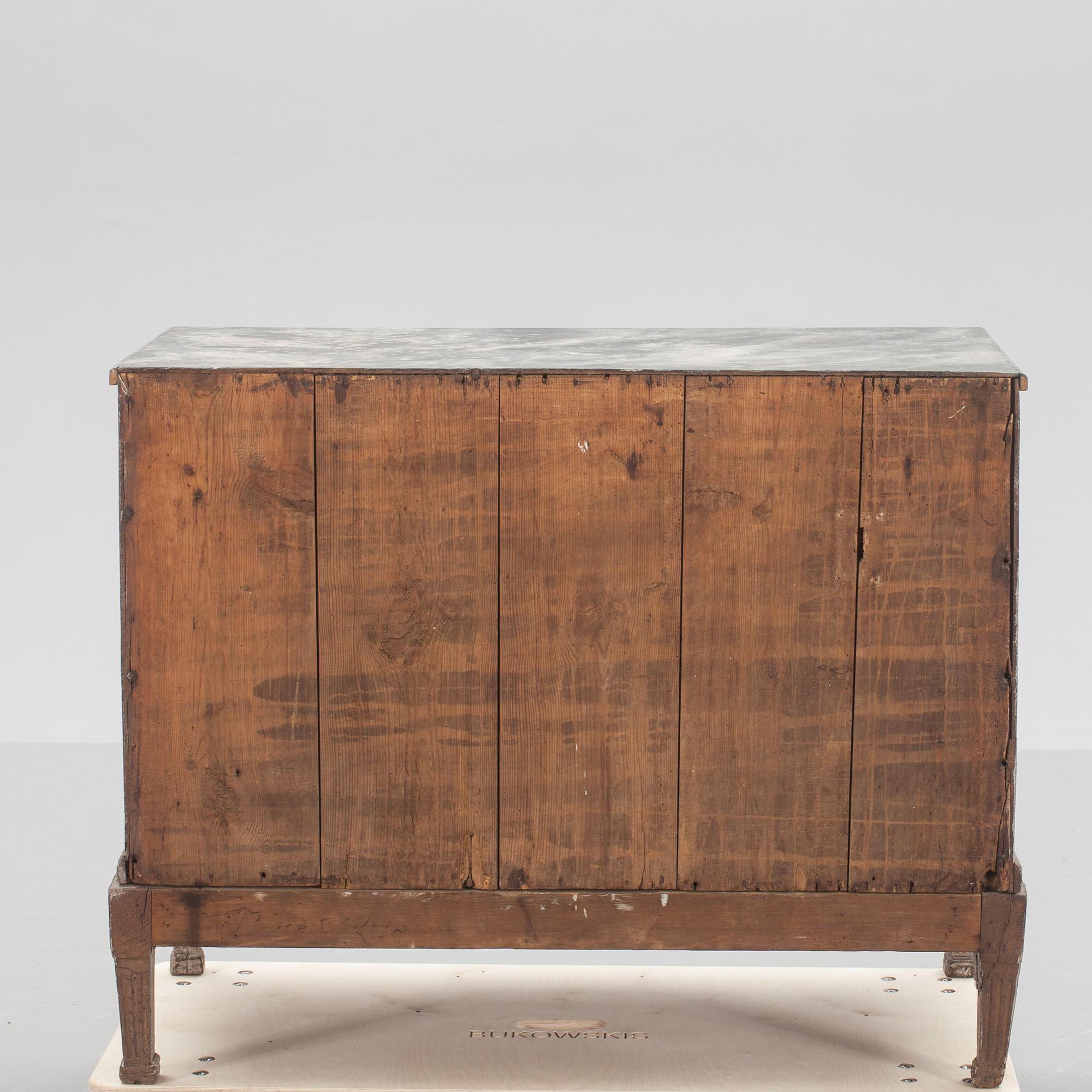 BYRÅ, 1800-tal, Louis XV!-stil.