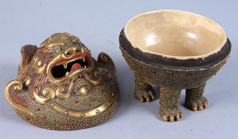 RÖKELSEKAR, porslin, Japan, Satsuma, 1900-tal.