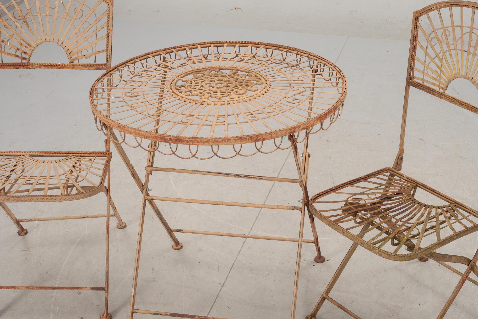 TRÄDGÅRDSGRUPP, 3 delar, modern tillverkning.