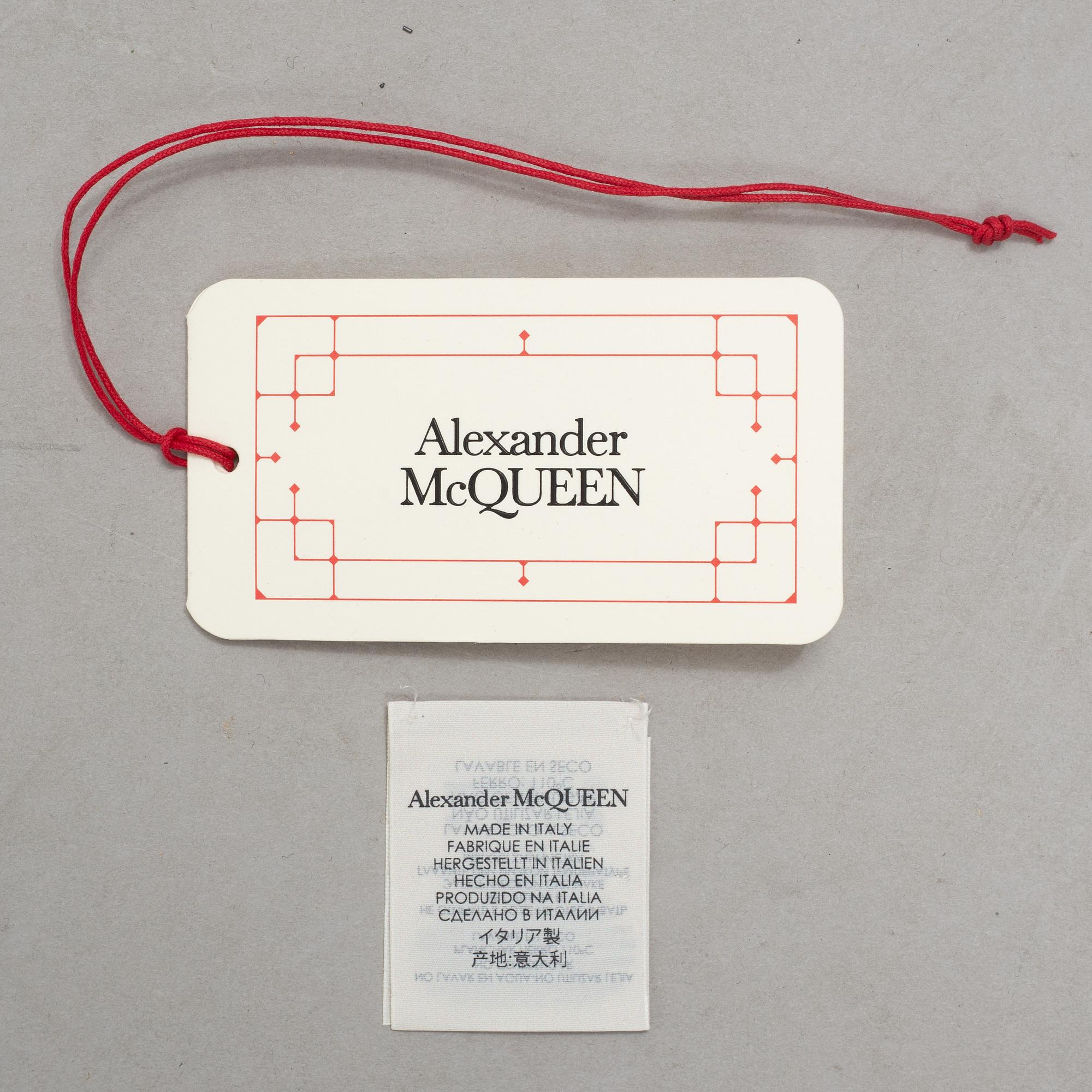 Alexander McQueen, a 'Chain Burst' shawl, 2019.
