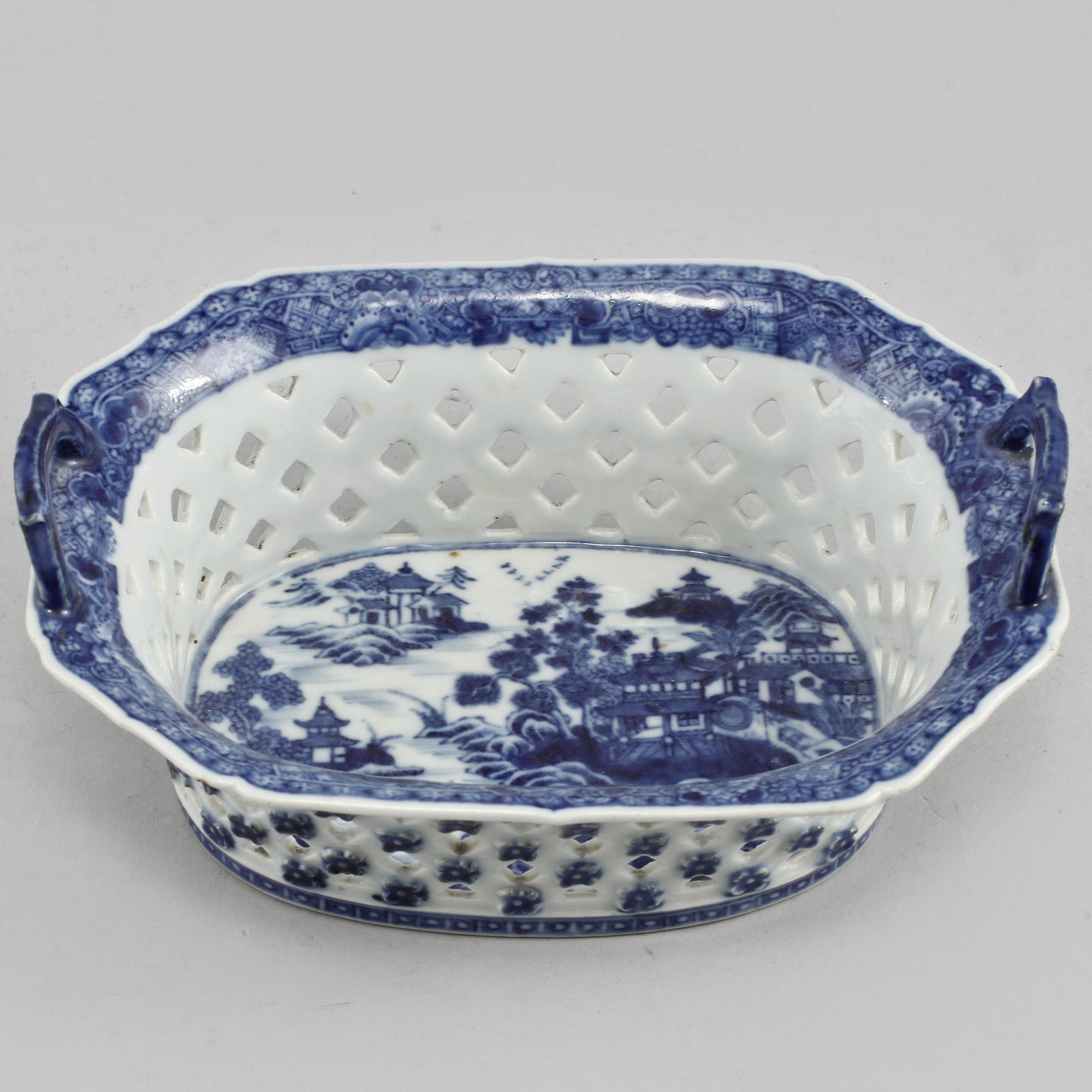 GALLERSKÅL, porslin, Kina, 1800-talets första del.