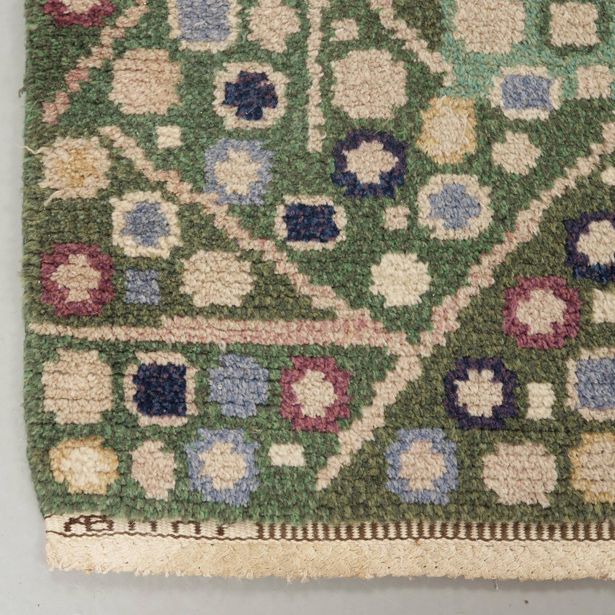 A CARPET, "Katarina, grön", knotted pile, 238 x 208 cm, signed AB MMF BN.