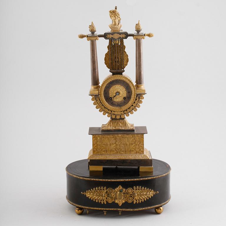 BORDSPENDYL, empire, Frankrike, 1800-talets första hälft.