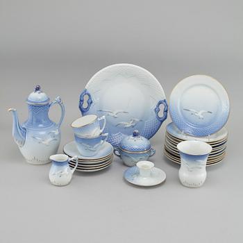 KAFFESERVIS, 41 delar, porslin, "Blå Måsen", Bing & Gröndahl, Danmark.
