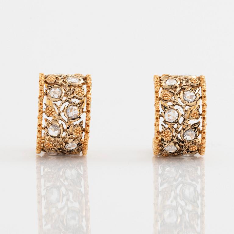 Buccellati ett par örhängen 18K guld med rosenslipade diamanter.