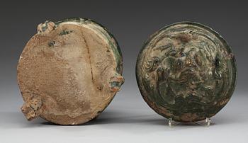 RÖKELSEKAR med LOCK, keramik. Han dynastin (206 f.Kr – 220 e.Kr).