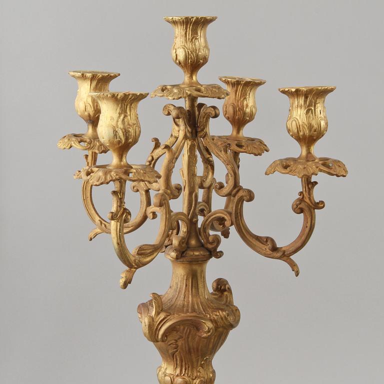 BORDSGARNITYR, 3 delar, nyrokoko, 1800-talets andra hälft.