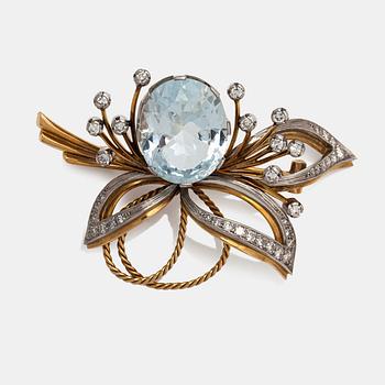 An 18K gold and pallium brooch with an aquamarine and diamonds ca 0.35 ct in total. A. Tillander, Helsinki 1980-1992.