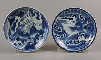 FAT, 2 st snarlika, porslin, Japan 1800-tal.