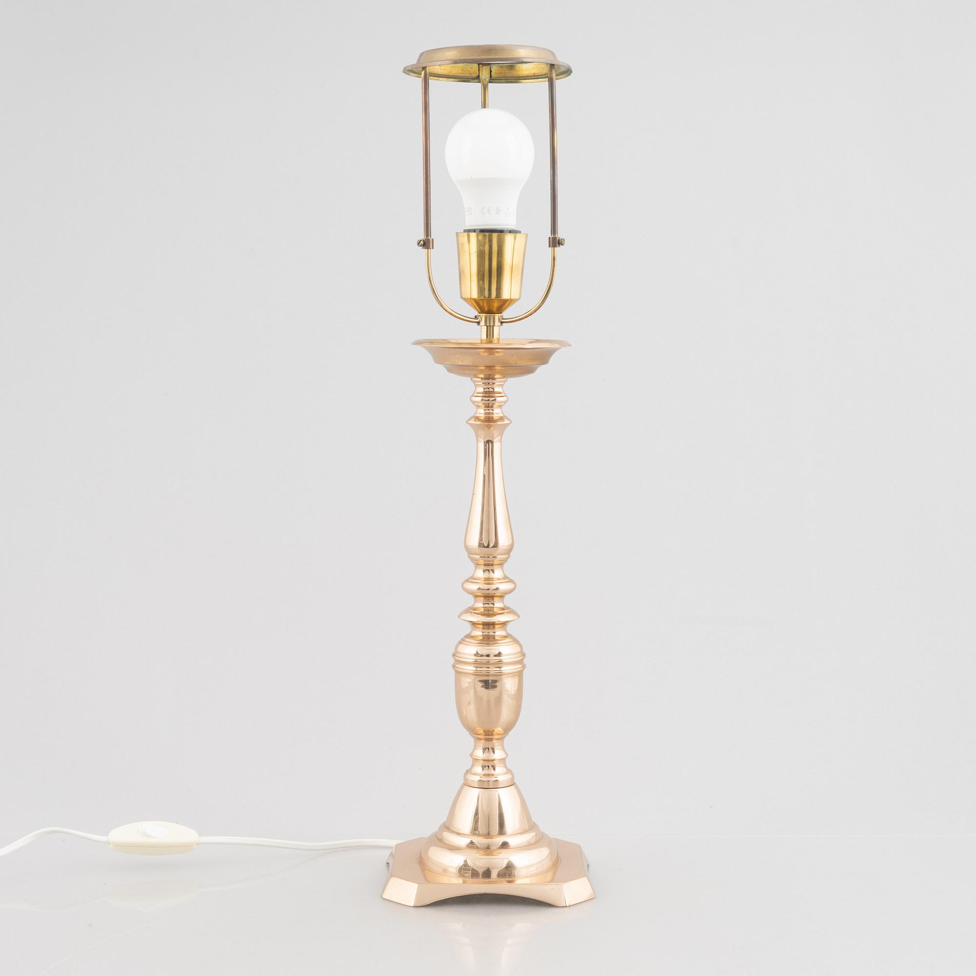 Bordslampa, modell 2607, Firma Svenskt Tenn, 1900-talets andra hälft.