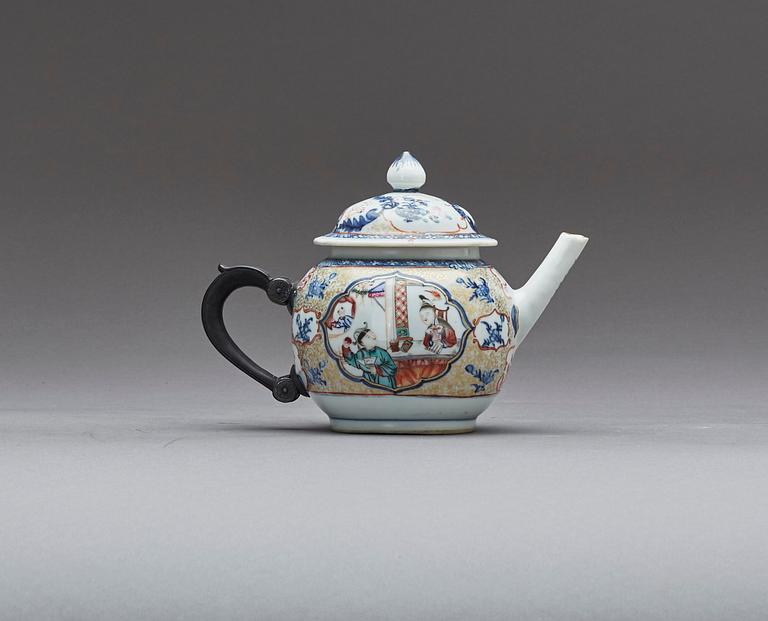 TEKANNA, porslin, Kina, Qianlong(1736-1795).