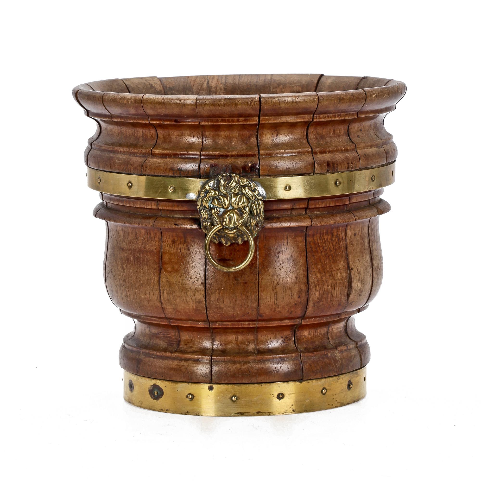 VINKYLARE, trä, trol Holland, 1800/1900-tal.