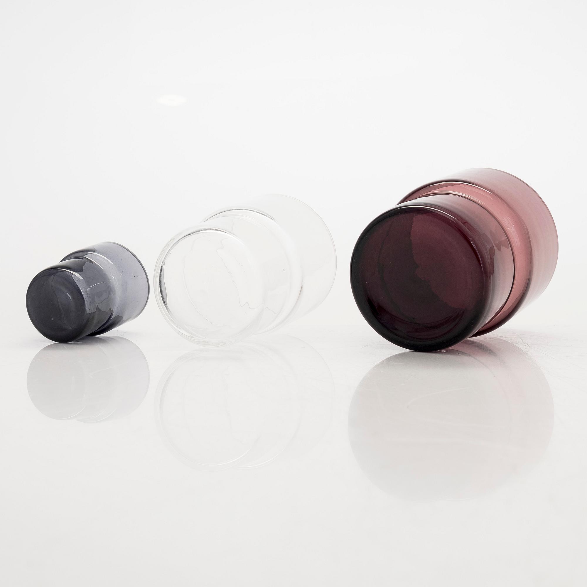 Saara Hopea, dricksglas, 26 st och kannor, 2 st, Nuutajärvi Notsjö.