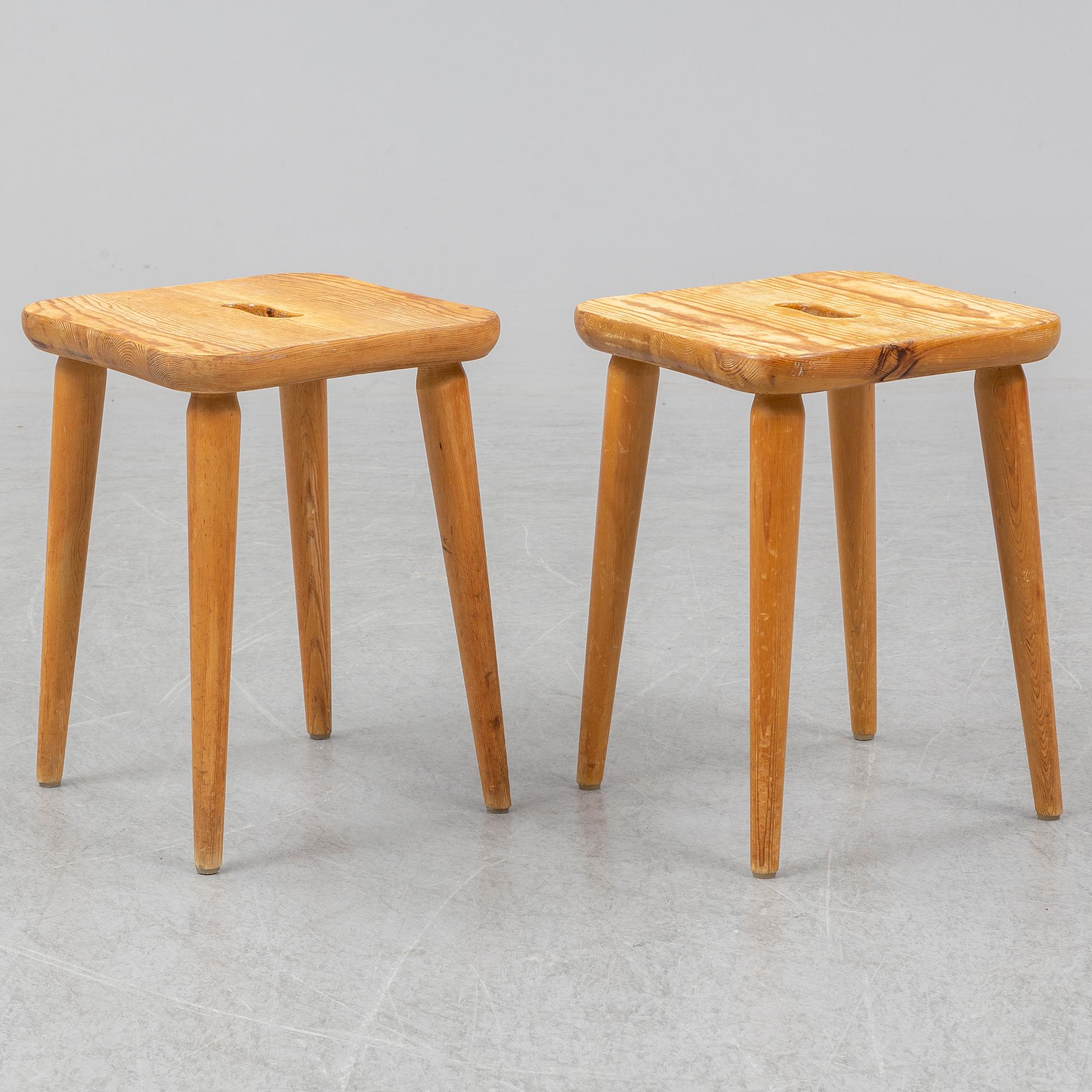 PALLAR, 2 st, Svensk Fur, 1900-talets andra hälft.