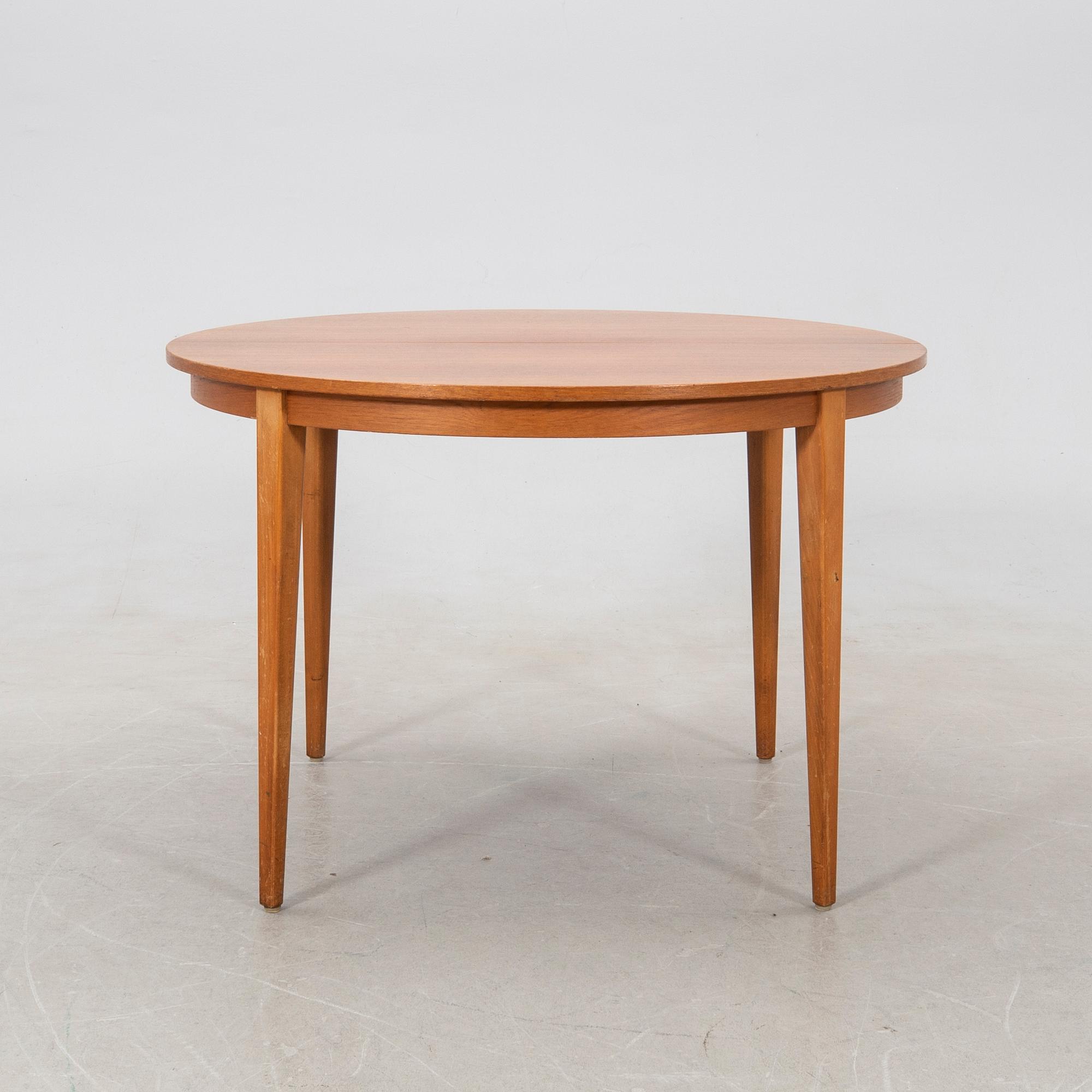 Matbord 1900-talets mitt.