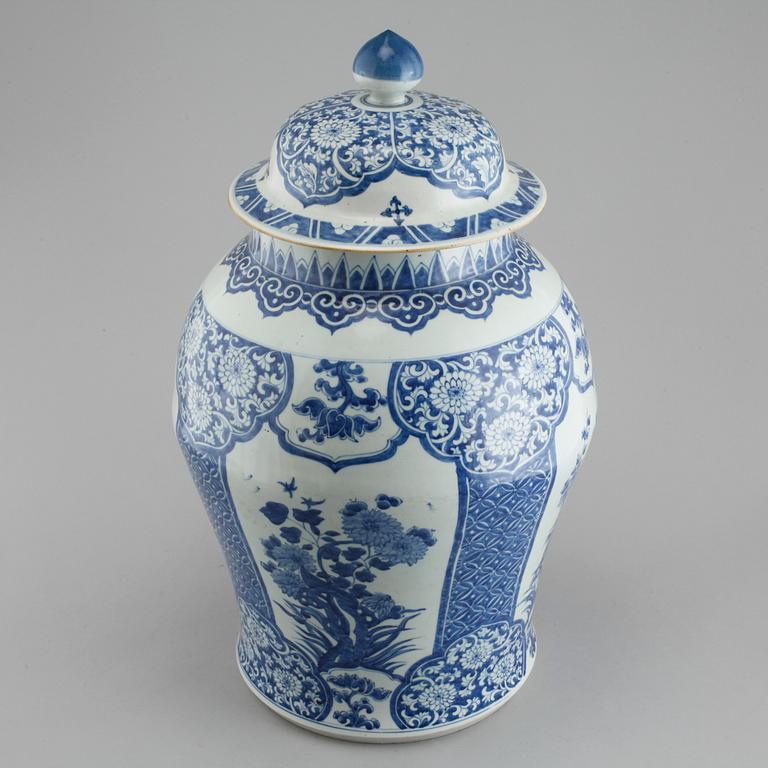 A large blue and white floor vase, lte Qing or later.