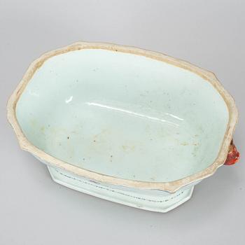 TERRIN med LOCK, kompaniporslin. Qingdynastin, Qianlong (1736-95).