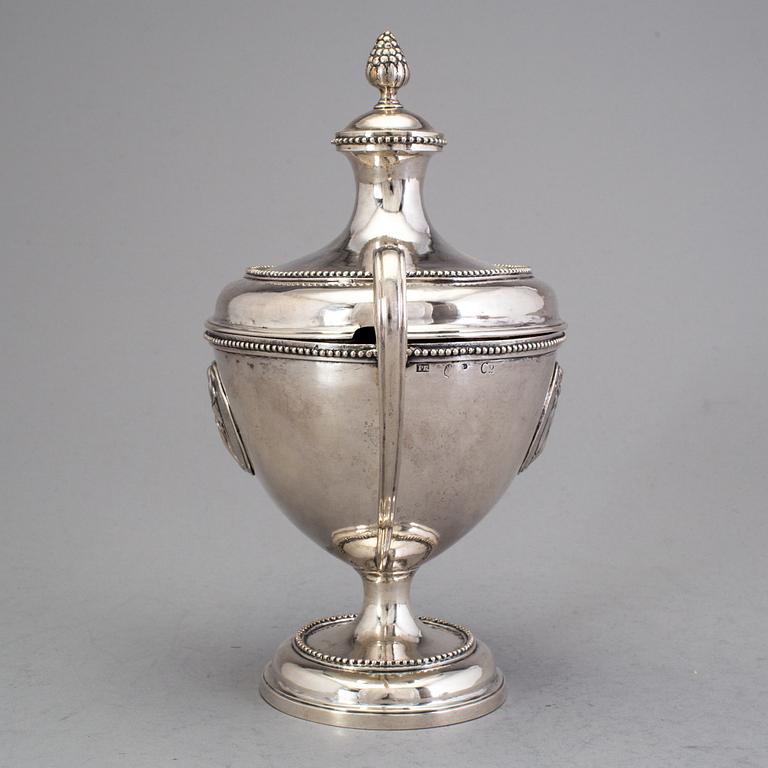 PETTER ENEROTH, Stockholm 1785, sockerskål med lock, silver, gustaviansk.