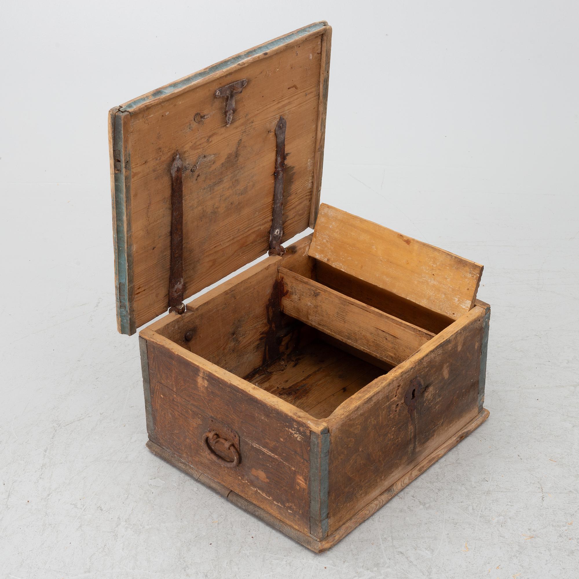 A chest, 19th century.
