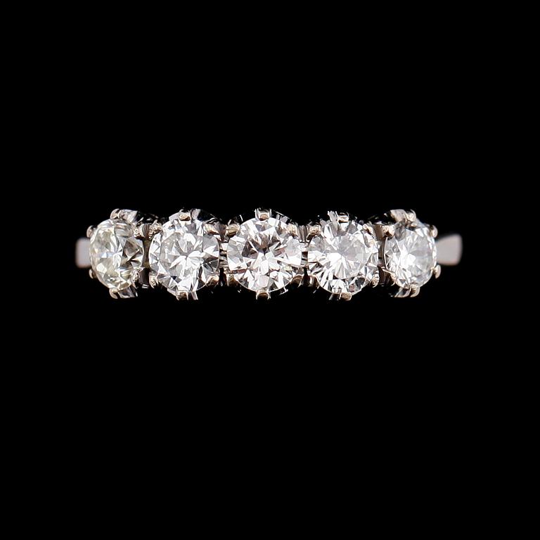 RING, 14 k vitguld, 5 briljantslipade diamanter totalt ca 1.00 ct.
