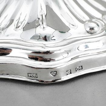 LJUSSTAKAR, ett par, silver, nyrokoko, Johan Olof Östlund, Gävle 1857.